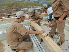 土台の据え付けの様子